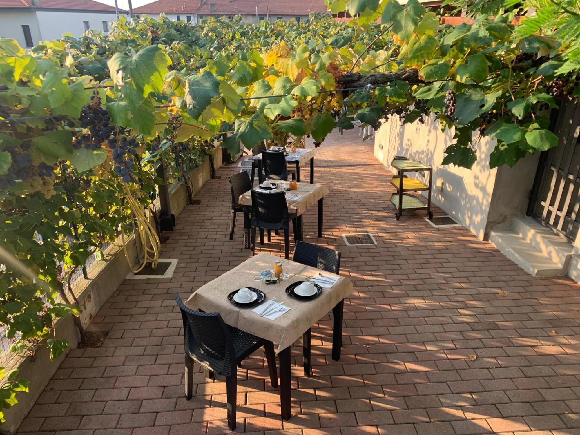 Bed & Breakfast Indi Thelar Villa Guardia エクステリア 写真
